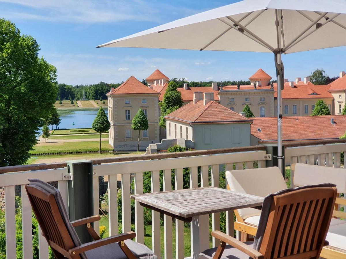 Loggiahaus Am Schloss, 5 Ferienwohnungen, Teils Mit Schloss- Und Seeblick Rheinsberg Esterno foto