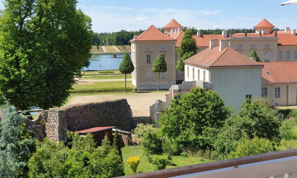 Loggiahaus Am Schloss, 5 Ferienwohnungen, Teils Mit Schloss- Und Seeblick Rheinsberg Esterno foto