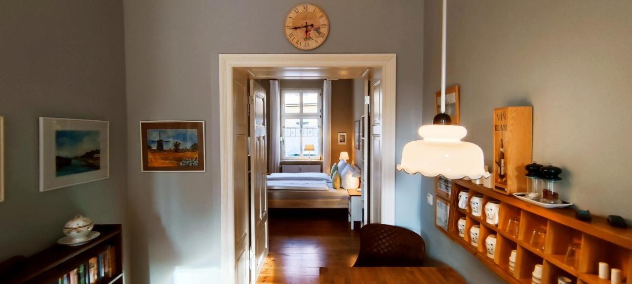 Loggiahaus Am Schloss, 5 Ferienwohnungen, Teils Mit Schloss- Und Seeblick Rheinsberg Esterno foto