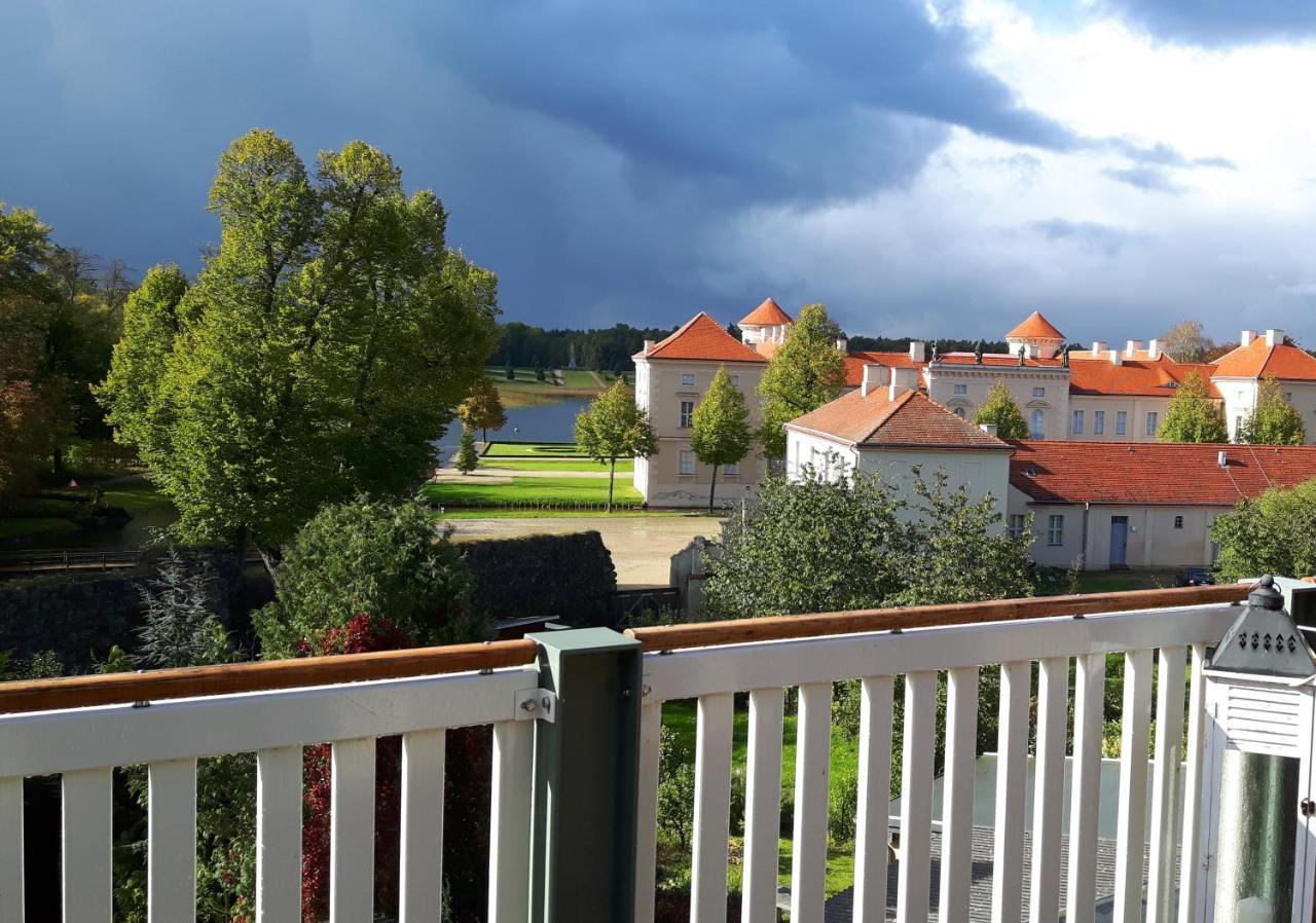 Loggiahaus Am Schloss, 5 Ferienwohnungen, Teils Mit Schloss- Und Seeblick Rheinsberg Esterno foto