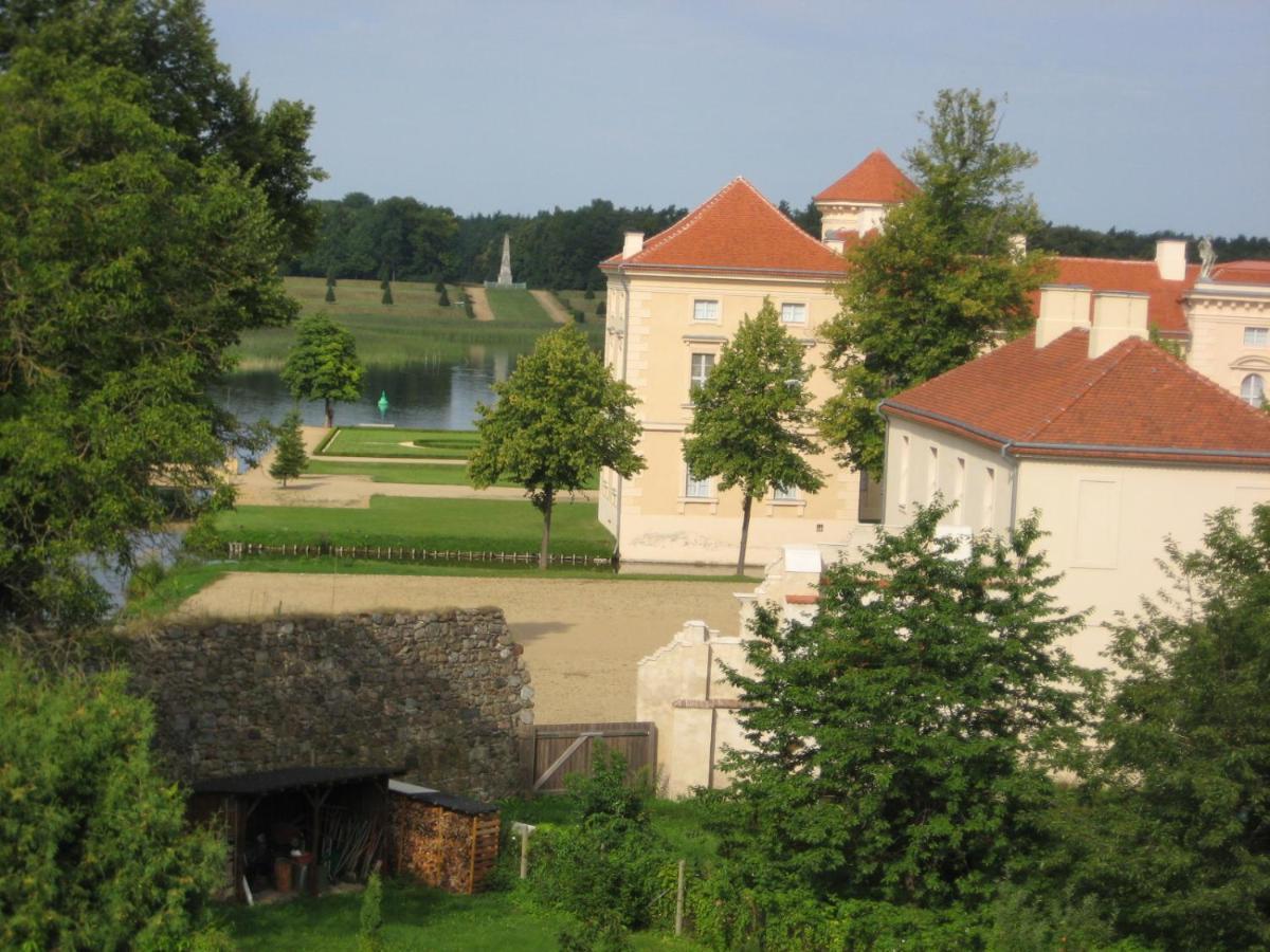 Loggiahaus Am Schloss, 5 Ferienwohnungen, Teils Mit Schloss- Und Seeblick Rheinsberg Esterno foto