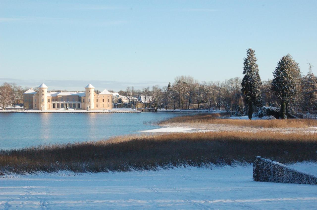 Loggiahaus Am Schloss, 5 Ferienwohnungen, Teils Mit Schloss- Und Seeblick Rheinsberg Esterno foto