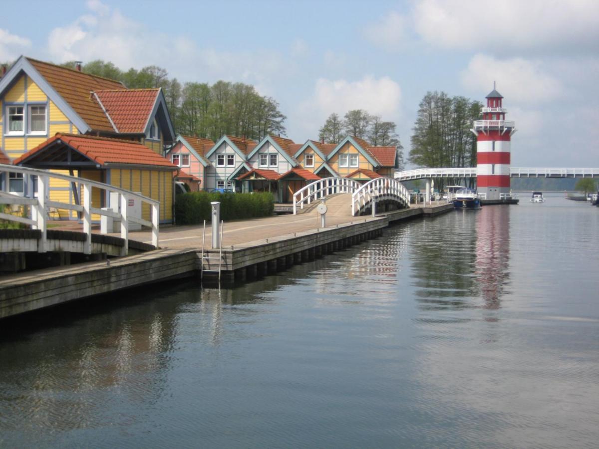 Loggiahaus Am Schloss, 5 Ferienwohnungen, Teils Mit Schloss- Und Seeblick Rheinsberg Esterno foto